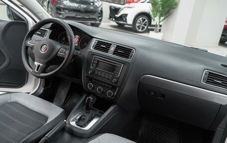 Volkswagen Jetta VI, 2013 год, 1 097 000 рублей, 8 фотография