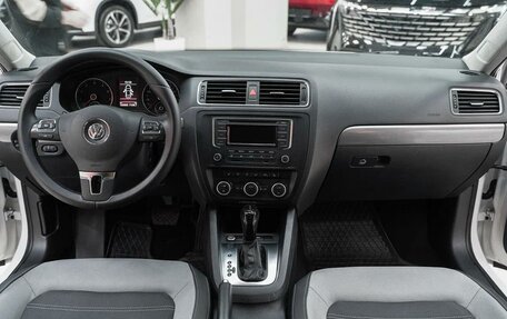 Volkswagen Jetta VI, 2013 год, 1 097 000 рублей, 10 фотография