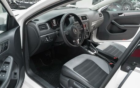 Volkswagen Jetta VI, 2013 год, 1 097 000 рублей, 12 фотография