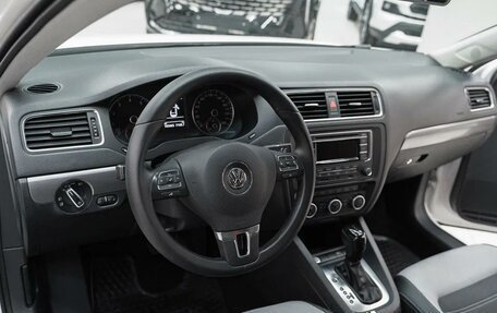Volkswagen Jetta VI, 2013 год, 1 097 000 рублей, 11 фотография