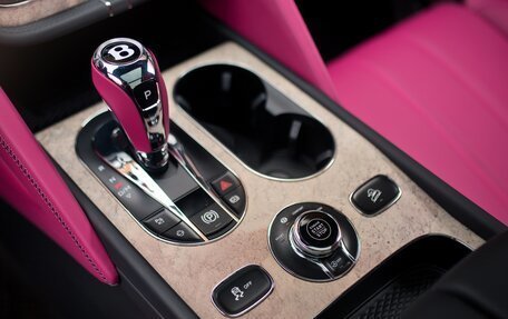 Bentley Bentayga I, 2025 год, 44 500 000 рублей, 18 фотография