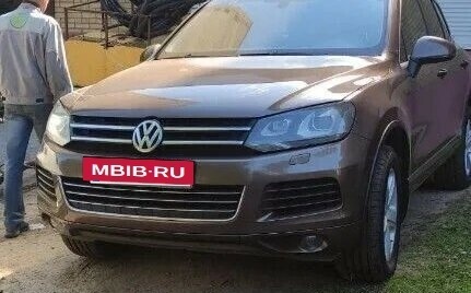 Volkswagen Touareg III, 2012 год, 1 950 000 рублей, 2 фотография