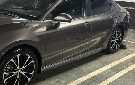 Toyota Camry, 2020 год, 3 700 000 рублей, 2 фотография