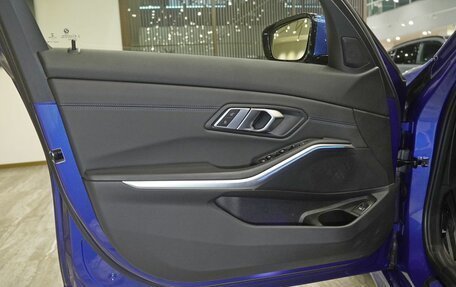 BMW 3 серия, 2021 год, 3 885 000 рублей, 8 фотография