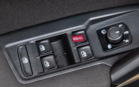 Volkswagen Tiguan II, 2020 год, 2 380 000 рублей, 16 фотография