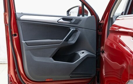 Volkswagen Tiguan II, 2020 год, 2 380 000 рублей, 27 фотография