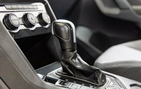 Volkswagen Tiguan II, 2020 год, 2 380 000 рублей, 36 фотография