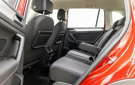 Volkswagen Tiguan II, 2020 год, 2 380 000 рублей, 38 фотография