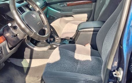 Toyota Land Cruiser Prado 120 рестайлинг, 2007 год, 1 900 000 рублей, 16 фотография