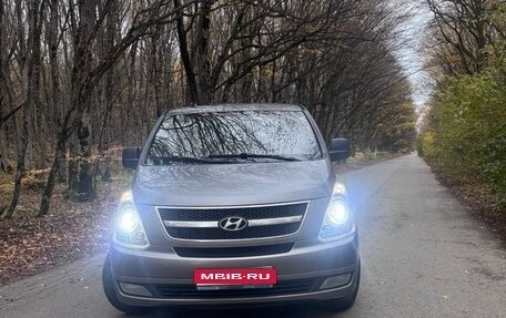 Hyundai H-1 II рестайлинг, 2011 год, 1 300 000 рублей, 1 фотография