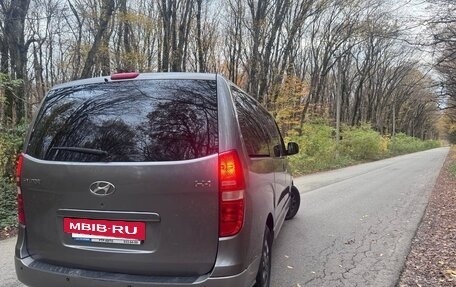 Hyundai H-1 II рестайлинг, 2011 год, 1 300 000 рублей, 4 фотография