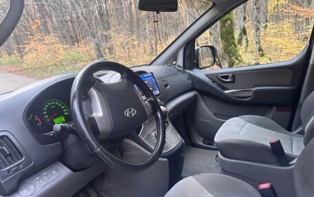 Hyundai H-1 II рестайлинг, 2011 год, 1 300 000 рублей, 7 фотография