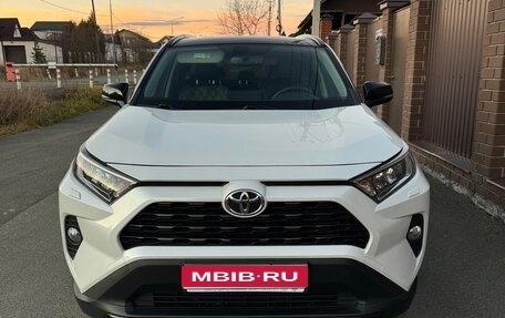 Toyota RAV4, 2021 год, 3 600 000 рублей, 1 фотография