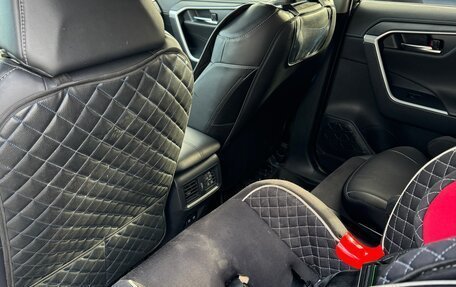 Toyota RAV4, 2021 год, 3 600 000 рублей, 9 фотография