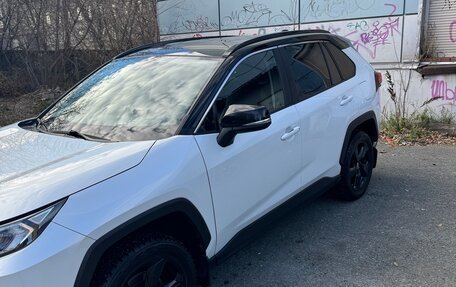 Toyota RAV4, 2021 год, 3 600 000 рублей, 16 фотография