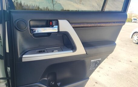Toyota Land Cruiser 200, 2012 год, 4 400 000 рублей, 39 фотография