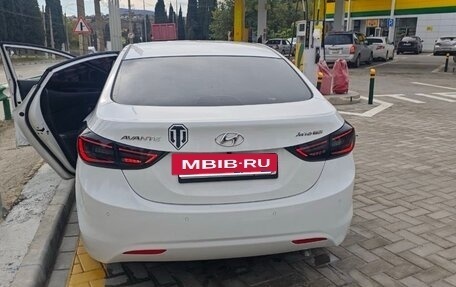 Hyundai Avante, 2011 год, 1 000 000 рублей, 2 фотография