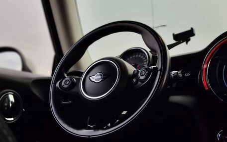 MINI Hatch, 2018 год, 1 825 000 рублей, 18 фотография