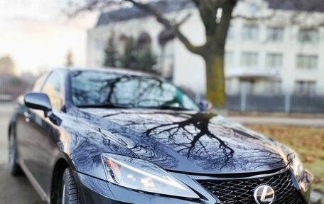 Lexus IS II рестайлинг 2, 2006 год, 1 300 000 рублей, 2 фотография