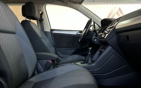 Volkswagen Tiguan II, 2018 год, 2 125 000 рублей, 11 фотография