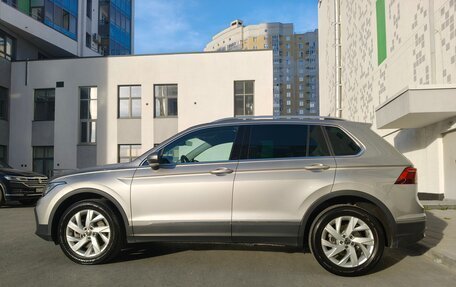 Volkswagen Tiguan II, 2021 год, 3 700 000 рублей, 3 фотография