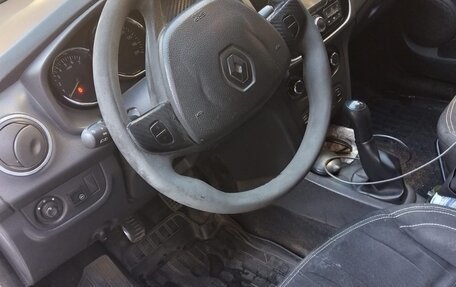 Renault Logan II, 2015 год, 460 000 рублей, 5 фотография