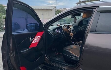 Hyundai ix35 I рестайлинг, 2013 год, 1 350 000 рублей, 24 фотография