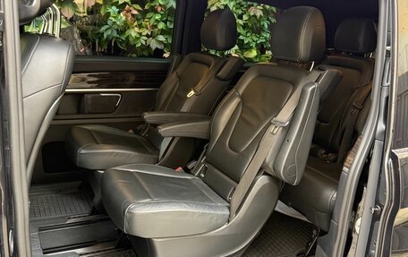 Mercedes-Benz V-Класс, 2016 год, 4 750 000 рублей, 3 фотография