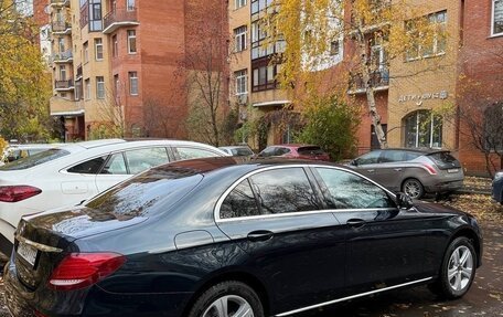 Mercedes-Benz E-Класс, 2017 год, 2 800 000 рублей, 4 фотография