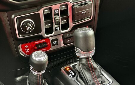 Jeep Wrangler, 2019 год, 4 500 000 рублей, 13 фотография