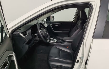 Toyota RAV4, 2021 год, 3 899 000 рублей, 16 фотография