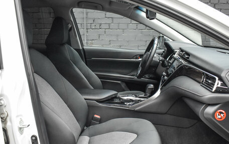 Toyota Camry, 2020 год, 2 760 000 рублей, 10 фотография