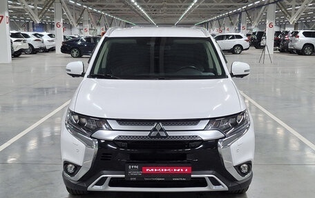 Mitsubishi Outlander III рестайлинг 3, 2021 год, 3 299 000 рублей, 2 фотография