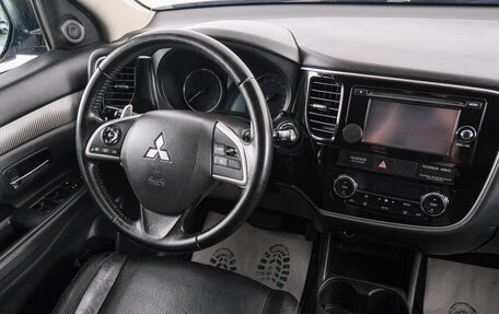 Mitsubishi Outlander III рестайлинг 3, 2013 год, 1 549 000 рублей, 10 фотография