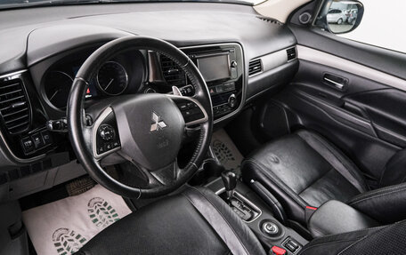Mitsubishi Outlander III рестайлинг 3, 2013 год, 1 549 000 рублей, 9 фотография