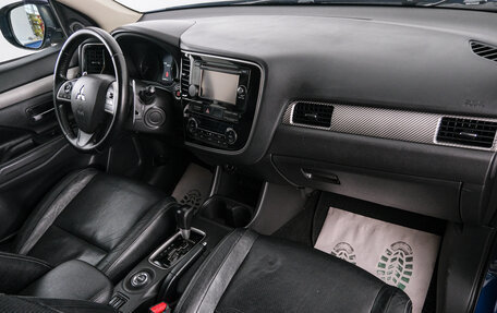 Mitsubishi Outlander III рестайлинг 3, 2013 год, 1 549 000 рублей, 13 фотография
