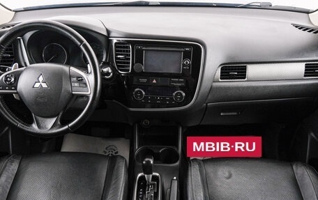 Mitsubishi Outlander III рестайлинг 3, 2013 год, 1 549 000 рублей, 11 фотография