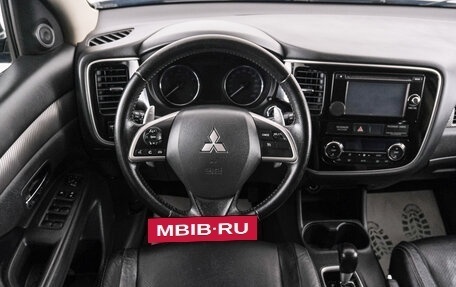 Mitsubishi Outlander III рестайлинг 3, 2013 год, 1 549 000 рублей, 15 фотография