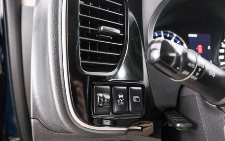 Mitsubishi Outlander III рестайлинг 3, 2013 год, 1 549 000 рублей, 18 фотография