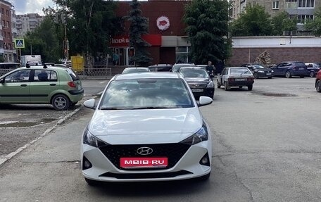 Hyundai Solaris II рестайлинг, 2021 год, 1 650 000 рублей, 1 фотография