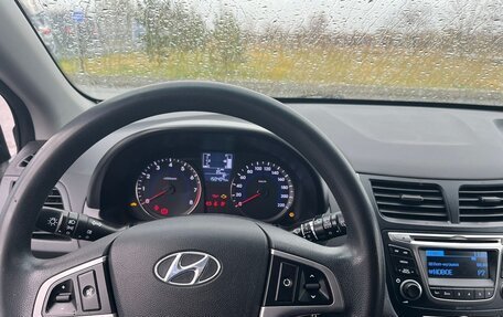 Hyundai Solaris II рестайлинг, 2016 год, 900 000 рублей, 4 фотография