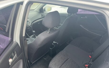 Hyundai Solaris II рестайлинг, 2016 год, 900 000 рублей, 3 фотография