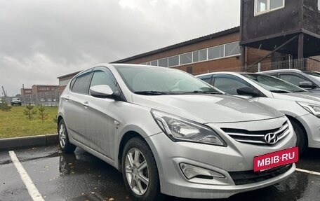 Hyundai Solaris II рестайлинг, 2016 год, 900 000 рублей, 2 фотография