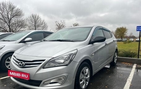 Hyundai Solaris II рестайлинг, 2015 год, 900 000 рублей, 4 фотография