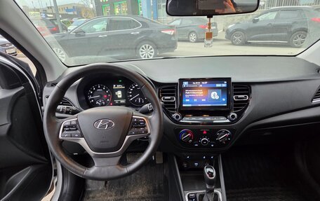 Hyundai Solaris II рестайлинг, 2021 год, 1 650 000 рублей, 5 фотография