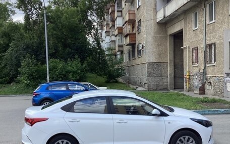 Hyundai Solaris II рестайлинг, 2021 год, 1 650 000 рублей, 3 фотография