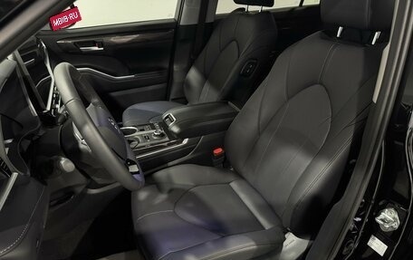 Toyota Highlander, 2025 год, 5 900 000 рублей, 21 фотография