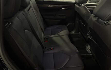 Toyota Highlander, 2025 год, 5 900 000 рублей, 32 фотография