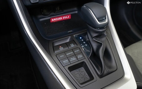 Toyota RAV4, 2025 год, 4 200 000 рублей, 23 фотография