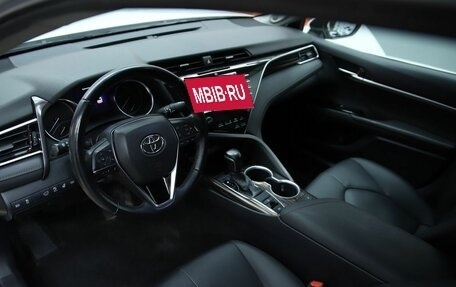 Toyota Camry, 2020 год, 2 950 000 рублей, 10 фотография